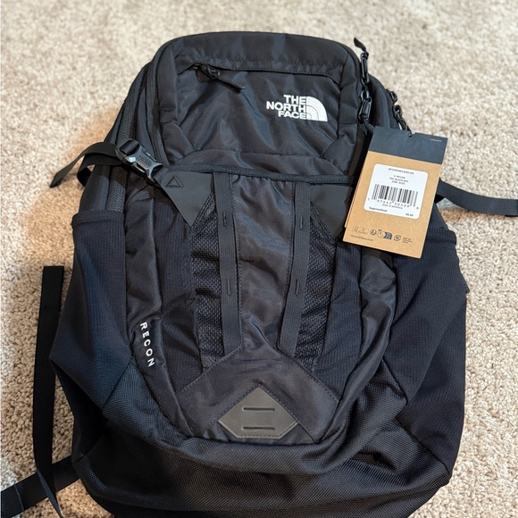 NWT The North Face Unisex Recon Day Travel Hike Student Backpack - Black - Picture 1 of 8